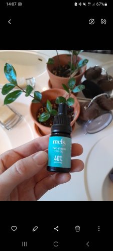 Click to view full screen TWO STRAIN CBD OIL 40% photo review